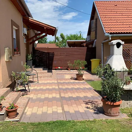 Eszter Holiday home Balatonkeresztur