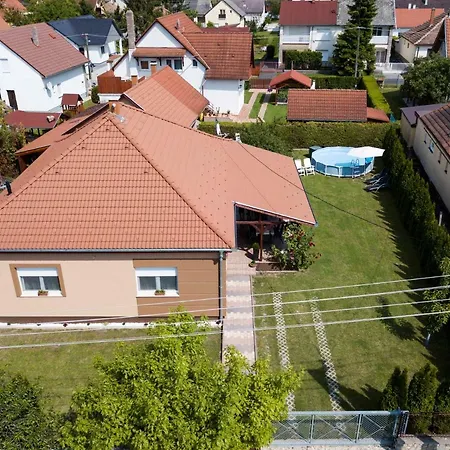 Eszter Semesterbostad *