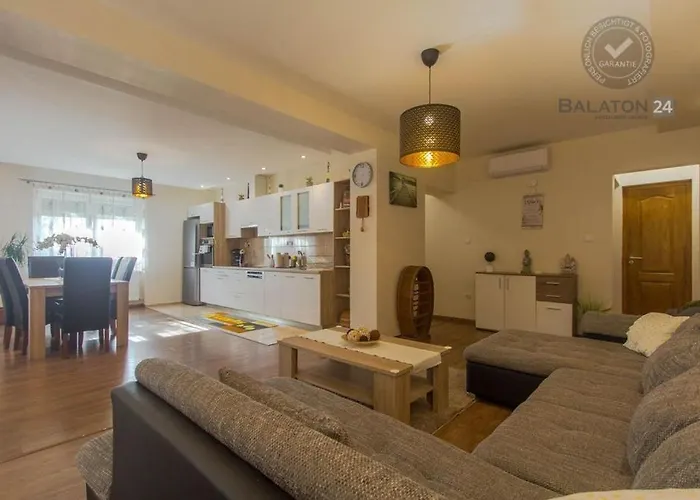 Semesterbostad Eszter Balatonkeresztúr